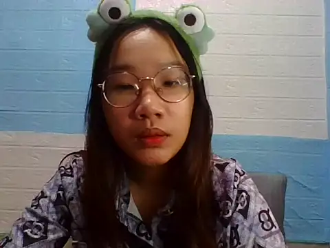 Snapshot of Nanoko chatting on November 17, 2025, 4:24 pm Nanoko online show from November 17, 2025, 4:24 pm