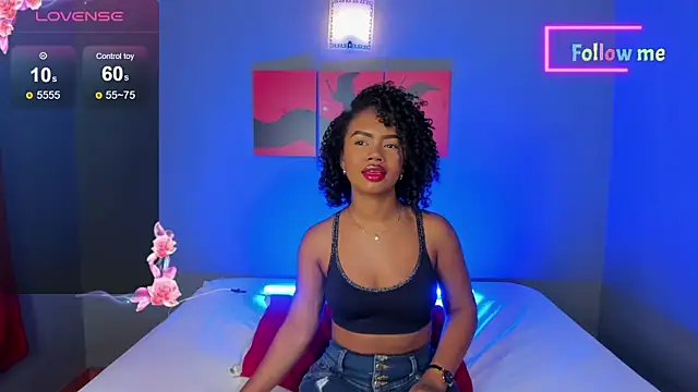EmmaSmith06 online show from December 13, 2024, 5:21 pm