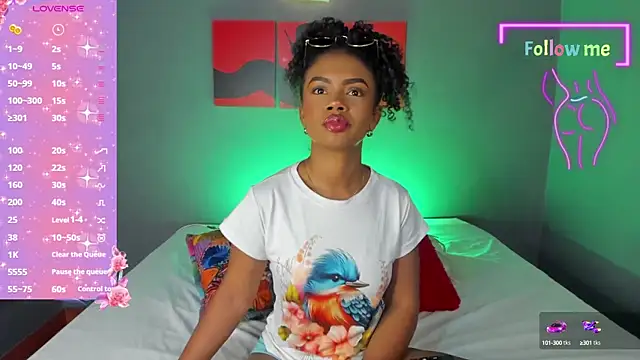 EmmaSmith06 online show from March 6, 2025, 5:54 pm