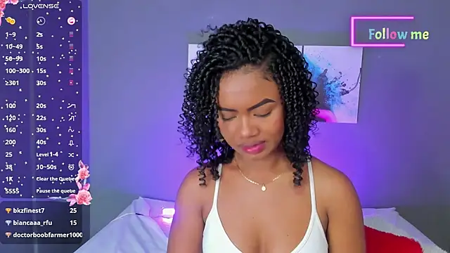 EmmaSmith06 online show from March 13, 2025, 8:43 pm