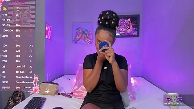 EmmaSmith06 online show from October 16, 2025, 5:14 pm