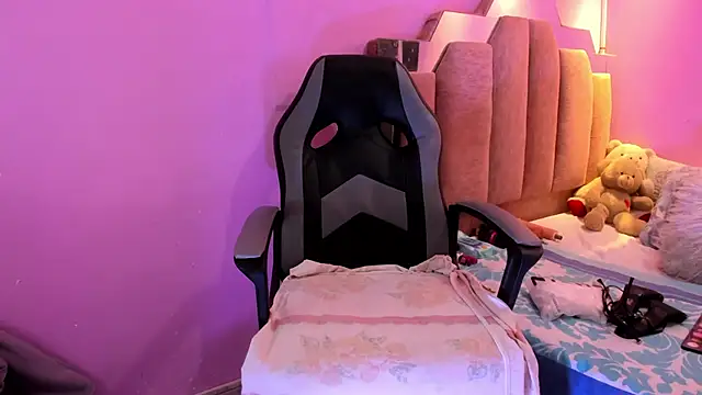 LoveQueen2 online show from January 18, 2026, 11:58 am