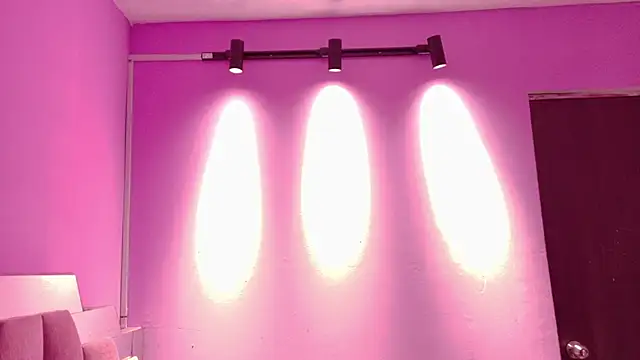 LoveQueen2 online show from June 2, 2026, 11:45 am