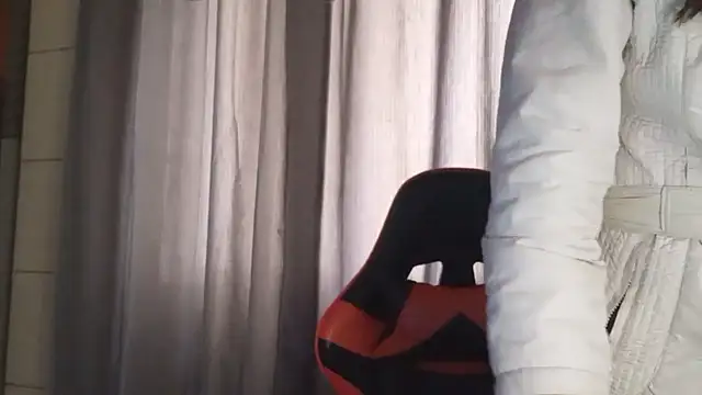 Snapshot of bombomepimenta chatting on November 24, 2025, 12:27 pm bombomepimenta online show from November 24, 2025, 12:27 pm