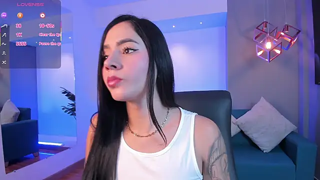 Snapshot of agatha_adamss chatting on September 15, 2025, 11:21 am agatha adamss online show from September 15, 2025, 11:21 am