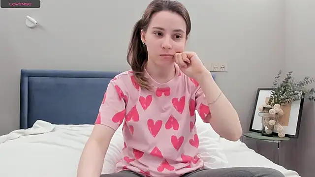 DonnaBurkee online show from March 8, 2025, 4:06 pm