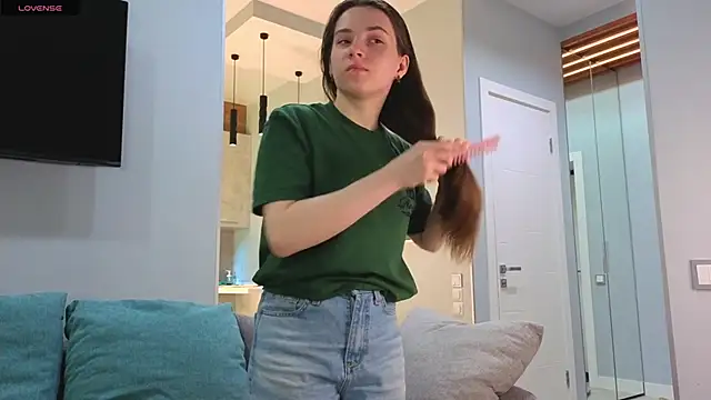 DonnaBurkee online show from September 30, 2025, 4:06 am