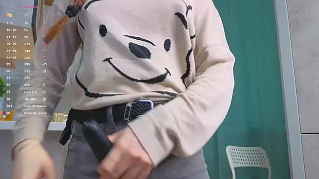 DonnaBurkee online show from April 13, 2026, 5:35 am