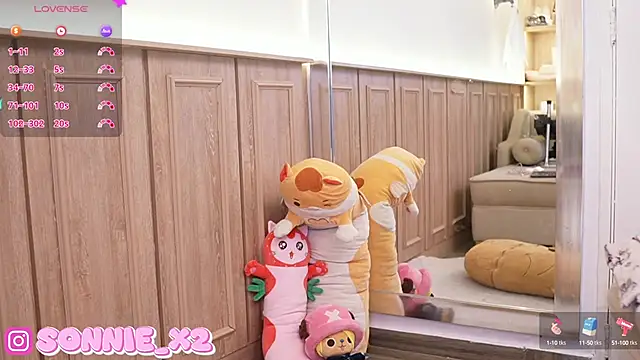 Snapshot of Sonnie_ chatting on January 24, 2025, 11:37 am Sonnie online show from January 24, 2025, 11:37 am