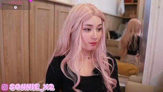 Snapshot of Sonnie_ chatting on February 10, 2025, 4:04 pm Sonnie online show from February 10, 2025, 4:04 pm