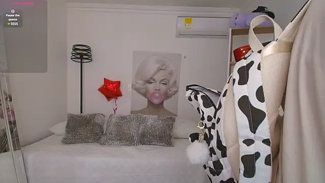 SALOOMEE   online show from March 18, 2025, 11:52 am