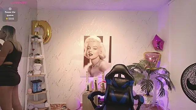 SALOOMEE   online show from October 1, 2025, 11:05 am