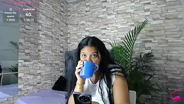 Snapshot of sia_cavad chatting on February 6, 2025, 2:37 pm sia cavad online show from February 6, 2025, 2:37 pm