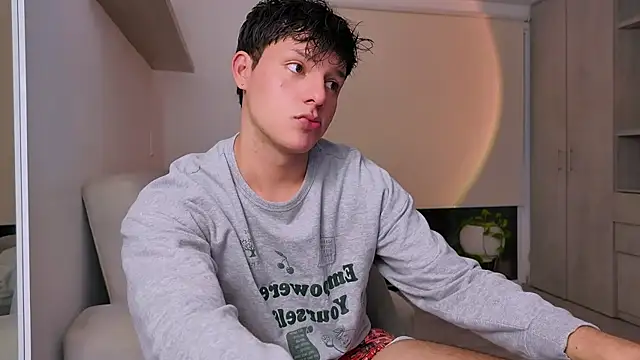 Alexxblue online show from April 21, 2026, 1:42 am