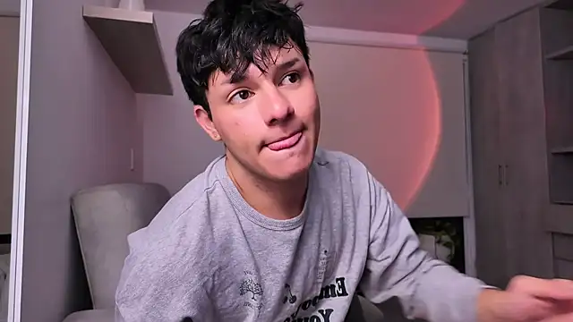 Alexxblue online show from April 21, 2026, 4:08 am