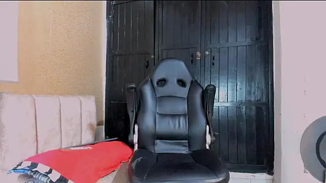 Snapshot of naugthy_dominant chatting on January 14, 2025, 5:23 pm naugthy dominant online show from January 14, 2025, 5:23 pm