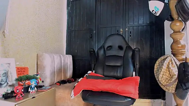 Snapshot of naugthy_dominant chatting on January 17, 2025, 5:11 am naugthy dominant online show from January 17, 2025, 5:11 am