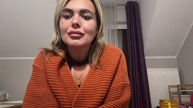 Snapshot of DESIREjenny chatting on October 2, 2025, 2:46 pm DESIREjenny online show from October 2, 2025, 2:46 pm