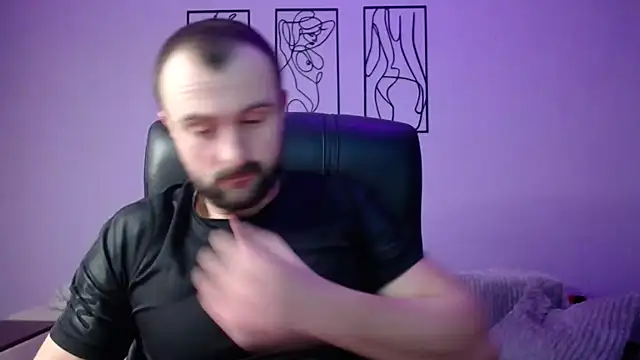 brindlefly6969 online show from January 18, 2025, 12:47 pm