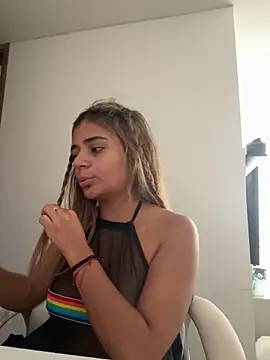 pamell col online show from October 1, 2025, 4:02 pm