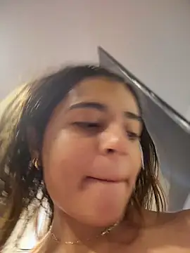 pamell col online show from April 17, 2026, 8:45 pm