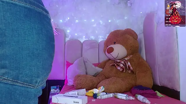 puca ebony online show from October 28, 2025, 7:49 pm