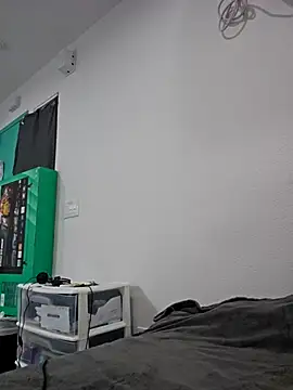 Iliketocooksquirt25 online show from October 25, 2025, 6:54 am