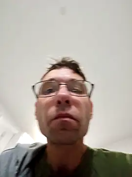 Iliketocooksquirt25 online show from November 14, 2025, 8:02 am