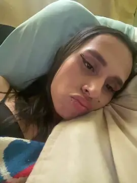 Ari-Hall online show from September 25, 2025, 8:34 pm