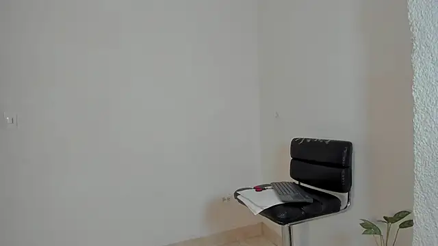 Jessica Herrera  online show from February 20, 2026, 10:10 pm