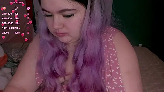 Freakcute  online show from February 12, 2025, 7:56 pm