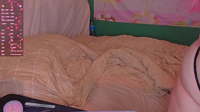 Freakcute  online show from March 13, 2025, 12:37 am