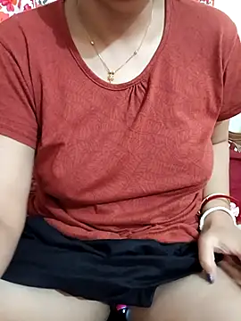 Snapshot of Priya_Boudi chatting on February 15, 2026, 6:32 am Priya Boudi online show from February 15, 2026, 6:32 am