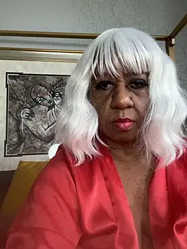 Snapshot of BreanaDivine chatting on April 26, 2026, 8:39 pm BreanaDivine online show from April 26, 2026, 8:39 pm