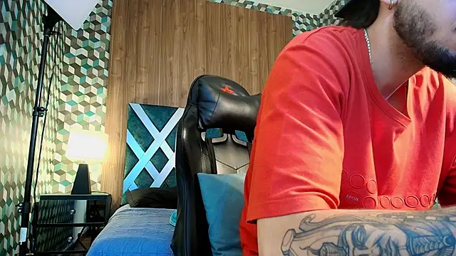 Michael magno online show from November 12, 2025, 7:46 pm