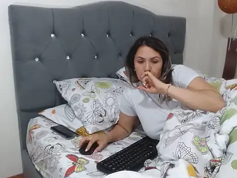 Chantal hott online show from March 13, 2025, 4:38 am