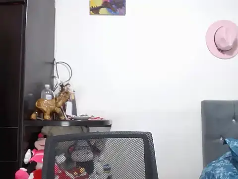 Chantal hott online show from March 19, 2025, 9:27 pm