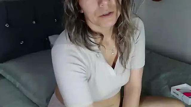 Chantal hott online show from October 10, 2025, 8:41 pm