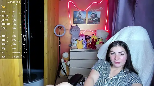 Snapshot of Fiery_Brunette_ chatting on October 13, 2025, 5:57 pm Fiery Brunette online show from October 13, 2025, 5:57 pm