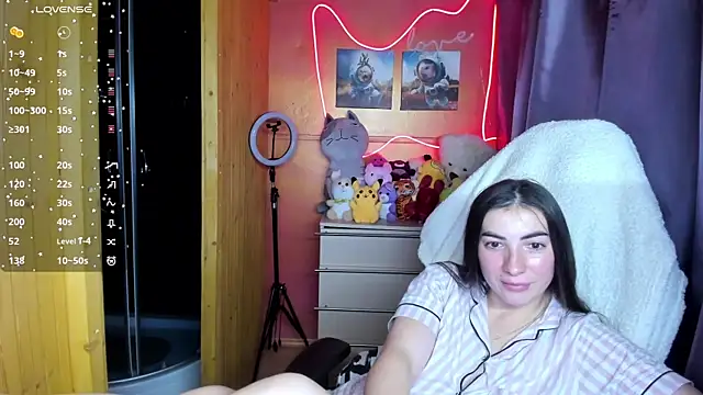 Snapshot of Fiery_Brunette_ chatting on November 3, 2025, 4:19 pm Fiery Brunette online show from November 3, 2025, 4:19 pm