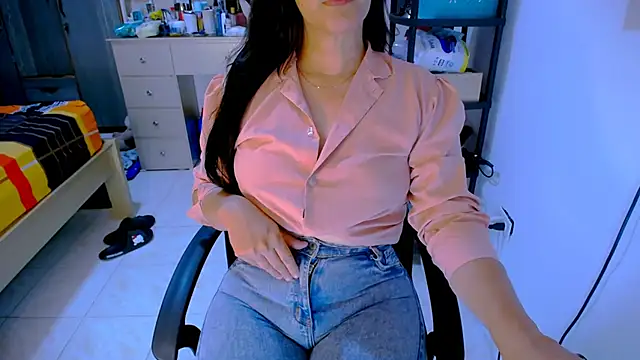 BitterMomXxx online show from May 31, 2026, 4:31 am