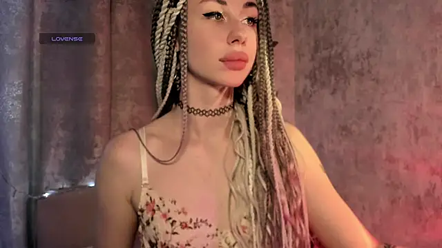 Snapshot of elena_addiction chatting on July 5, 2026, 4:25 pm elena addiction online show from July 5, 2026, 4:25 pm
