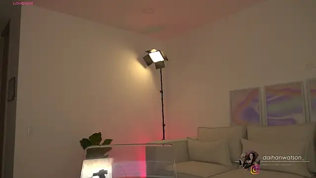 Daihanwatson  online show from March 5, 2025, 4:13 am