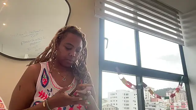 ChocolateCakeQueen online show from January 5, 2025, 5:30 pm