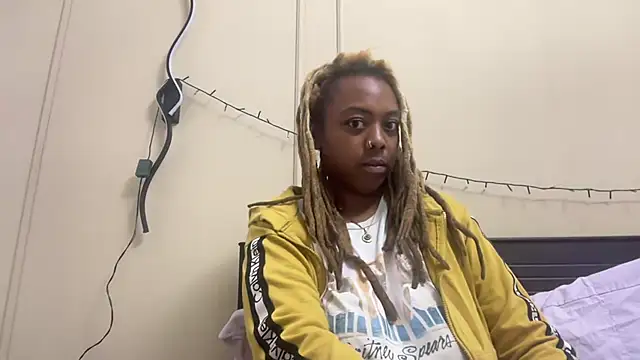 ChocolateCakeQueen online show from January 9, 2025, 5:02 am