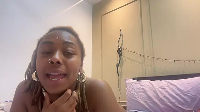 ChocolateCakeQueen online show from January 11, 2025, 1:48 am