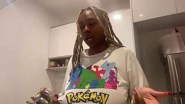 ChocolateCakeQueen online show from January 14, 2025, 3:43 am