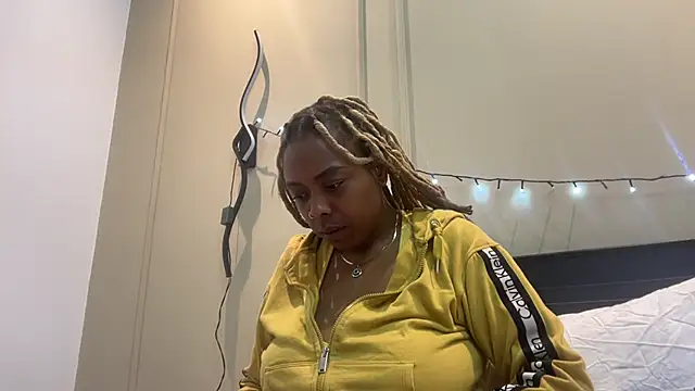 ChocolateCakeQueen online show from January 14, 2025, 9:51 pm