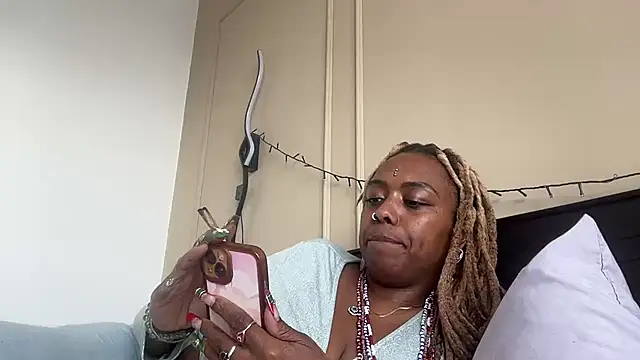 ChocolateCakeQueen online show from January 16, 2025, 8:36 pm