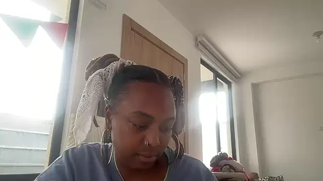 ChocolateCakeQueen online show from October 24, 2025, 6:37 pm